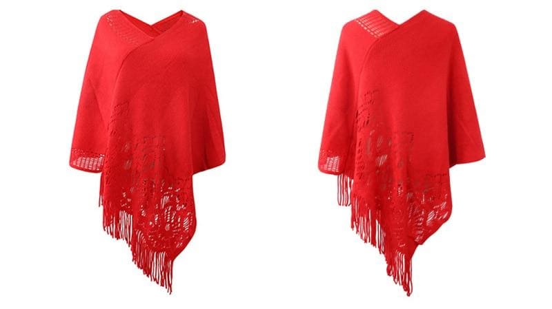 femme portant un poncho léger